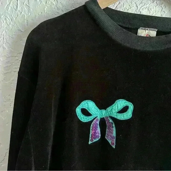 Vintage crewneck velour pullover with sequin bows size small‎ - Picture 3 of 16